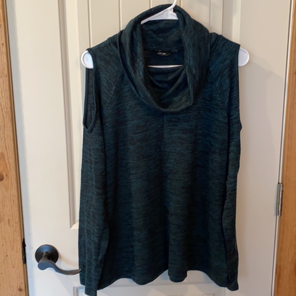 3 tops for one price - Picture 7 of 9